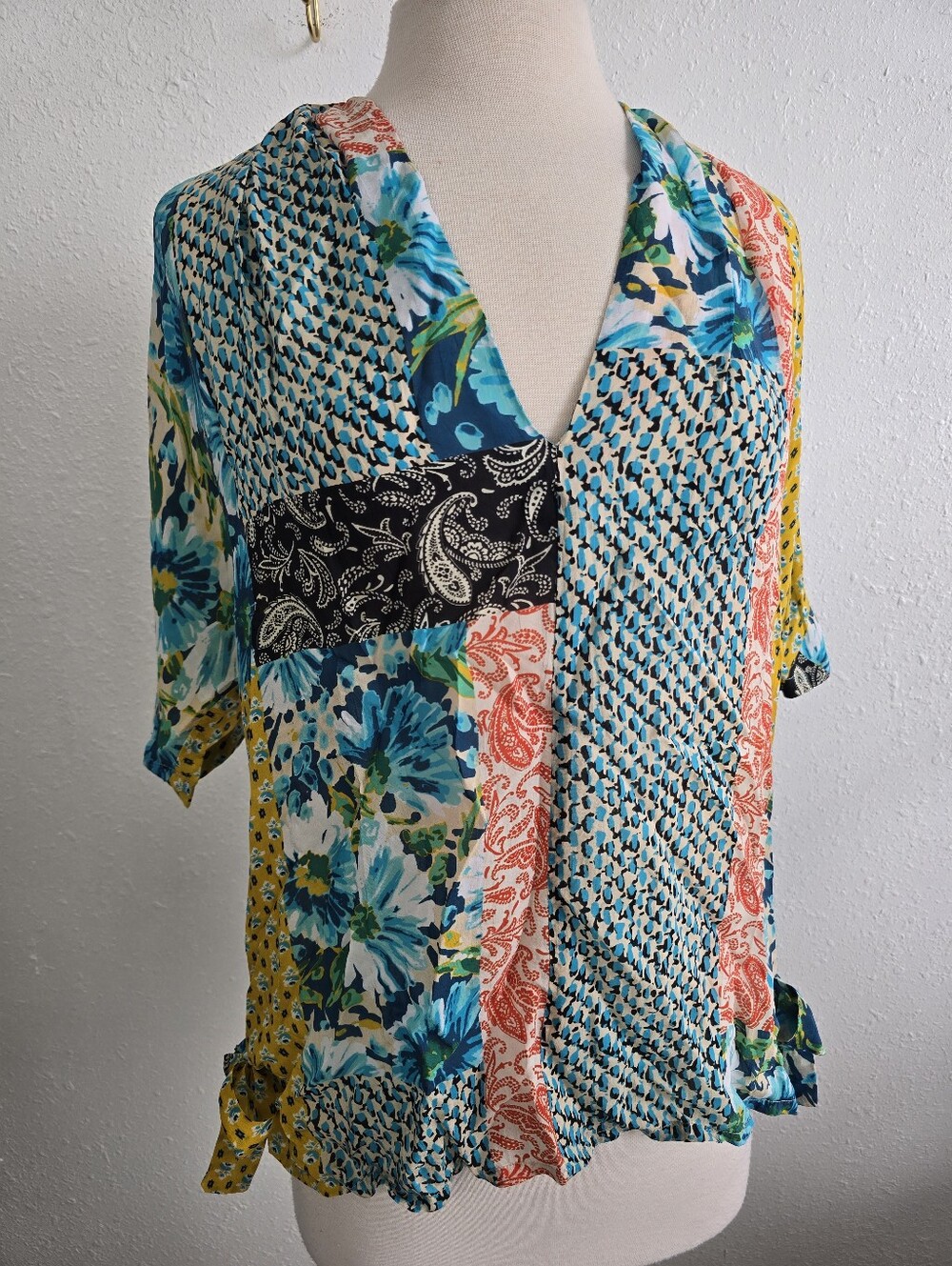 Johnny Was Paisley Ravenne V neck Top Patchwork Print Silky Feel Size Medium - Picture 10 of 12